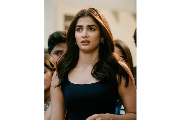 முன்னணி நடிகை பூஜா ஹெக்டேவின் முழு சொத்து மதிப்பு.. எத்தனை கோடி தெரியுமா | Pooja Hegde Full Property Value