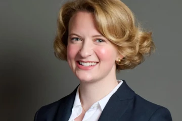 சட்டப்படி புலம்பெயர்ந்தவர்களையும் நாடுகடத்தவேண்டும்: பிரித்தானிய அரசியல்வாதியின் கருத்தால் சர்ச்சை