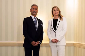 கனடா -இந்தியா உறவில் விரிசல்; வெளியுறவுத்துறை மந்திரி மெலனி ஜுலியை சந்தித்த இந்திய அமைச்சர்