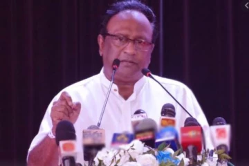 சரத் வீரசேகரவிடம் தனது வருத்தத்தை தெரிவித்த பெண்! உடனடியாக எடுக்கப்பட்ட நடவடிக்கை