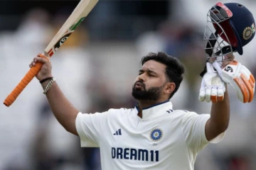 டெஸ்ட் வரலாற்றில் யாரும் செய்யாத சாதனை படைத்த ரிஷப் பண்ட் - அடுத்து நிகழ்ந்த சோகம்