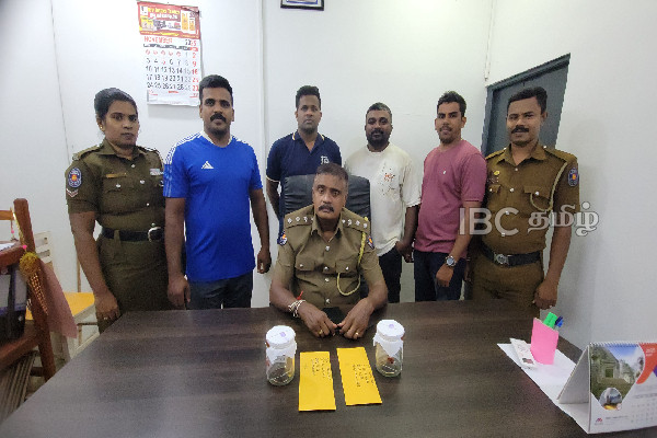 யாழ்ப்பாணத்தில் இப்படியும் சம்பவம் : காதலன் வீட்டில் நகை திருடிய காதலி கைது | Girlfriend Stealing Jewelry From Boyfriend S House