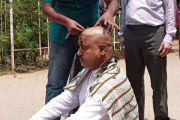 கொழும்பில்   அண்மையில்  பிச்சை எடுத்த ஈசன் இன்று மொட்டை அடித்தார்!