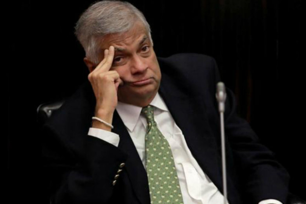 மத்திய வங்கியின் ஆளுநரை பதவியிலிருந்து அகற்ற ரணில் முயற்சிக்கிறாரா...! அலரிமாளிகை அலுவலகம் வெளியிட்டுள்ள தகவல் - ஐபிசி தமிழ்