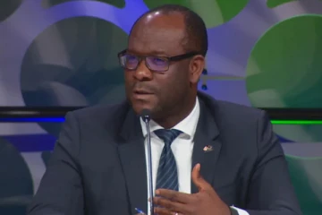 மக்களை pepper spray எடுத்துச் செல்ல அனுமதியுங்கள்: ஆல்பர்ட்டா அரசு கோரிக்கை