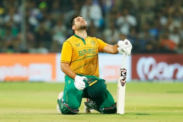 இந்திய அணிக்கு எதிராக 8 சிக்ஸர்கள் விளாசி முதல் சதமடித்த வீரர்! படைத்த மிரட்டல் சாதனை