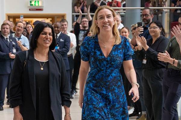 பிரித்தானியாவின் அமைச்சரவை செயலாளராக அந்தோனியா ரோமியோ நியமிக்கப்படுவதில் சர்ச்சை | British Cabinet