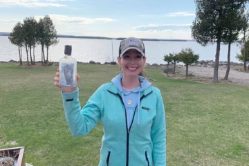 இரு குடும்பங்களை ஒன்றிணைத்த ஒரு போத்தலுக்குள் இருந்த செய்தி