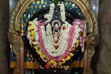 இரவில் மட்டுமே திறக்கப்படும் அதிசய கோவில்