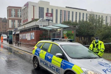 பரபரப்பான ரயில் நிலையத்தில் பட்டப்பகலில் நடந்த கொடூர சம்பவம்! நடுங்கிப்போன மக்கள்