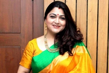 கொஞ்சம் கூட மேக்கப் போடாமல் புகைப்படத்தை வெளியிட்ட நடிகை குஷ்பூ.. எப்படி இருக்கிறார் பாருங்க