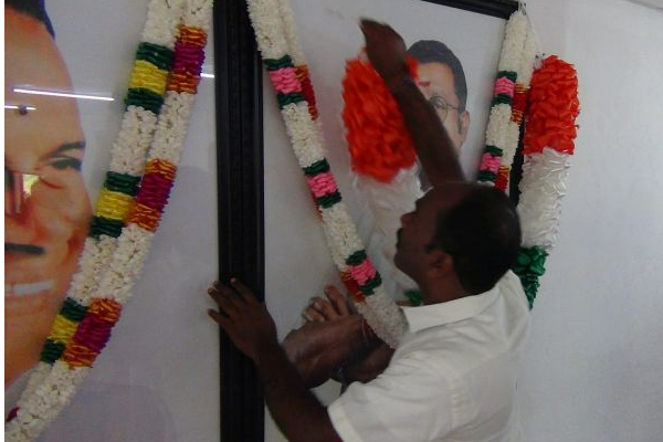 உயிரிலும் மேலான மக்கள் செல்வங்களை தந்துவிட்டே எனது தந்தை விடைபெற்றுள்ளார்: ஜீவன் தொண்டமான் (Photos) | People Given Me Riches My Life Father Said Goodbye