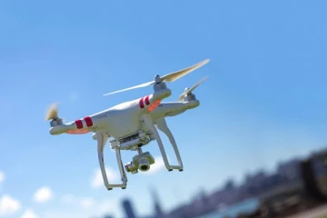 පාර්ලිමේන්තුවේ ආරක්ෂාවට ගෙනා ඩ්‍රෝන යානාව ලක්ෂ 50කට තට්ටු කරයි.