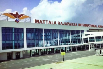 மத்தள விமான நிலையம் வரும் பயணிகளின் பரிதாப நிலை
