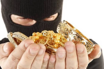 24 இலட்சம் ரூபா பெறுமதியான தங்க நகை கொள்ளை