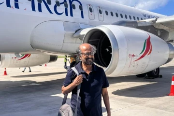 இலங்கை விமானத்தில் சென்ற சூப்பர்ஸ்டார் ரஜினி! படுவைரலாகும் புகைப்படங்கள் இதோ