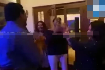 "සුනිල් හදුන්නෙත්ති" සුන්දර ළඳුන් සමඟ නර්තනයේ යෙදෙන වීඩියෝවක් එළියට.. ‘ලස්සන ලෝකයේ.. යනවා ආදරේ සොයා..’(VIDEO)