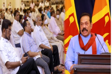 நாட்டை காப்பாற்ற  மகிந்த ராஜபக்ச தொடர்ந்தும் பிரதமராக கடமையாற்றுவது அத்தியாவசியமானது : மாகாண சபை உறுப்பினர்கள்