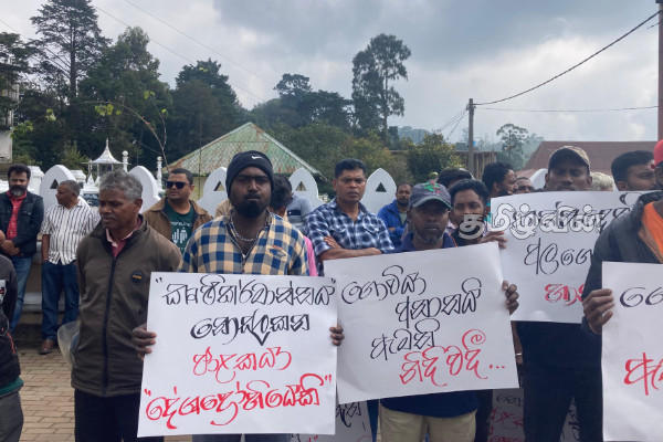 வெளிநாட்டு உருளைக்கிழங்கு இறக்குமதிக்கு எதிராக நுவரெலியாவில் போராட்டம் | Protest Against Potato Import In Nuwara Eliya