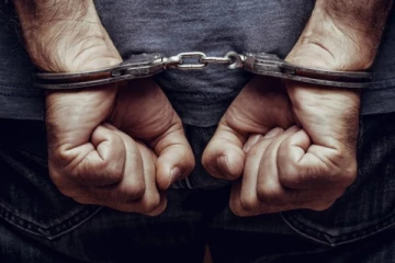 அபுதாபியில் கைது செய்யப்பட்ட சந்தேகநபர்  நாடு கடத்தப்பட்டுள்ளதாக தகவல்