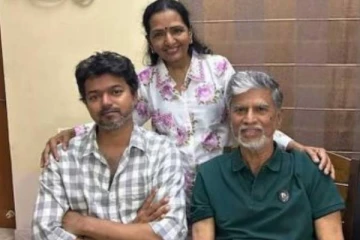 விஜய்யின் லியோ பட வெற்றிவிழாவிற்கு வராமல் நடிகரின் அப்பா எஸ்.ஏ.சந்திரசேகர் எங்கே சென்றுள்ளார் தெரியுமா?