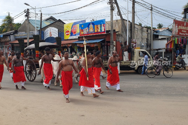 வரலாற்றுச் சிறப்பு மிக்க நல்லூர் கந்தசுவாமி ஆலயத்தின் காளாஞ்சி கையளிக்கும் நிகழ்வு | Ceremony Of The Historic Nallur Kandaswamy Temple வரலாற்றுச் சிறப்பு மிக்க நல்லூர் கந்தசுவாமி ஆலயத்தின் காளாஞ்சி கையளிக்கும் நிகழ்வு | Ceremony Of The Historic Nallur Kandaswamy Temple