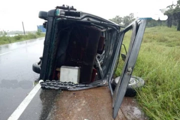 யாழில் விபத்துக்குள்ளான வாகனம்: ஒருவருக்கு நேர்ந்த விபரீதம்!