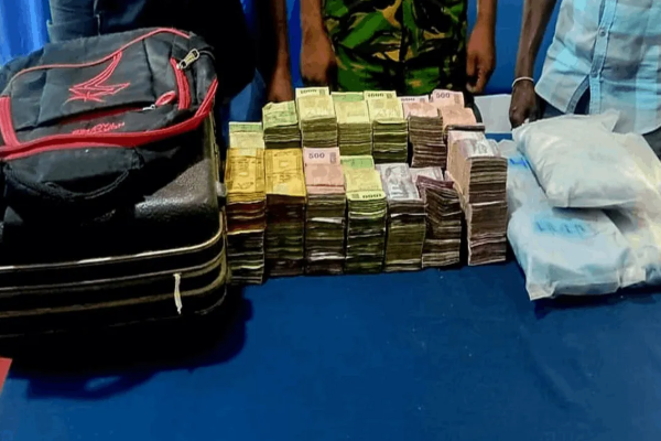 கட்டுக்கட்டாக கோடிக்கணக்கான பணத்துடன் சிக்கிய குழு ; சிக்க வைத்த இரகசிய தகவல் | Group Caught With Crores In Cash