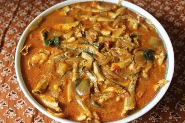 கிராமத்து ஸ்டைலில் ஊரே மணக்கும் கருவாட்டு குழம்பு: செய்முறையை பார்த்தாலே எச்சில் ஊறும்