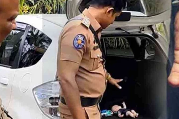 மகனின் சிகிச்சைக்கு சொகுசு காரில் மதுபானம் கடத்திய நபர்