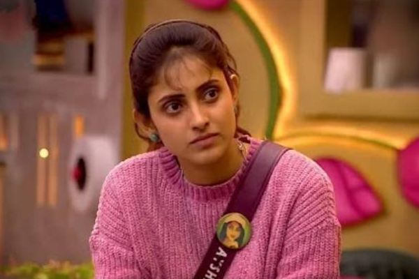 முதன்முறையாக தனது காதலனை வெளிப்படுத்திய பிக்பாஸ் பெண் பிரபலம்! | Bigg Boss Ayesha Revealed Her Boyfriend Lovers Day
