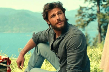 பெற்ற தாயின் திருமணத்துக்கு அவரை மகள்போல கரம்பற்றி அழைத்துச் சென்ற பிரித்தானிய நடிகரின் துயரம்