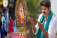 சாய் பாபா சன்னதியில் மண்டியிட்டு வணங்கிய விஜய்... படுவைரலாகும் காணொளி!
