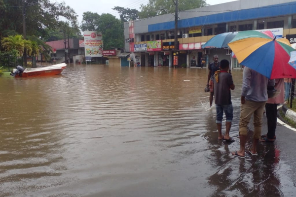 இலங்கை அனர்த்தம்; உதவிகரம் நீட்டும் இந்திய பிரதமர் மோடி! | Sri Lanka Disaster India Pm Modi Extends A Helping இலங்கை அனர்த்தம்; உதவிகரம் நீட்டும் இந்திய பிரதமர் மோடி! | Sri Lanka Disaster India Pm Modi Extends A Helping