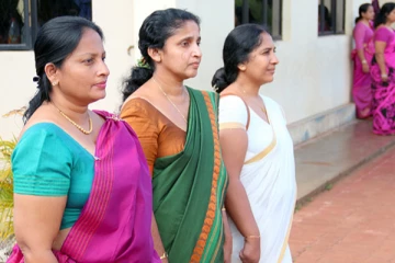 பாடசாலை ஆசிரியர்களுக்கு இது பொருந்தாது! புகைப்படம் வெளியிட்டவர்களுக்கு சிக்கல்