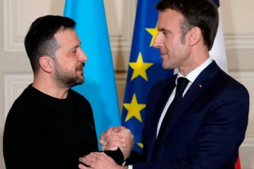 ரஷ்யா எங்களை சுற்றிவளைத்துள்ளது... புடினிடம் பேசுங்கள்: உக்ரைன் ஜனாதிபதி மேக்ரானிடம் கேட்கும் வீடியோ வைரல்