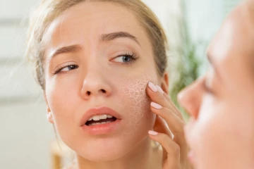 வெயில் காலம் தொடங்கியாச்சு? முகத்தை பளபளக்க வைக்க இதை மறக்காமல் செய்திடுங்க