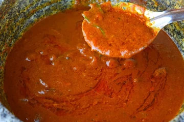 வெந்தயத்தில் இப்படி குழம்பு வைத்து சாப்பிடுங்க! ஒரு பருக்கை சோறு மிஞ்சாது