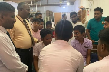 கிண்ணியா அல்அக்சா தேசிய பாடசாலையில் குளவிக் கொட்டுக்கு இலக்காகிய மாணவர்கள்