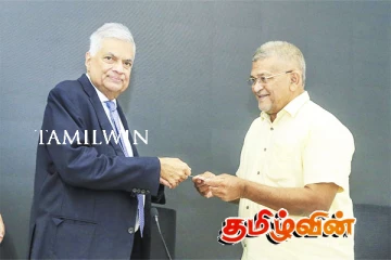 ரணிலுடன் இணைந்த அப்துல்லாஹ் மஹ்ரூப்