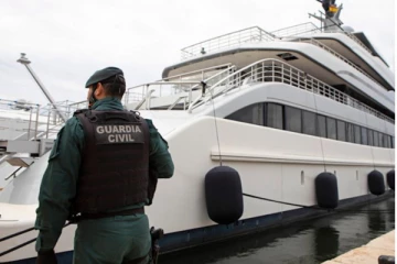 ரஷ்யாவின் சொகுசுக் கப்பலை கைப்பற்றிய ஸ்பெயின்!