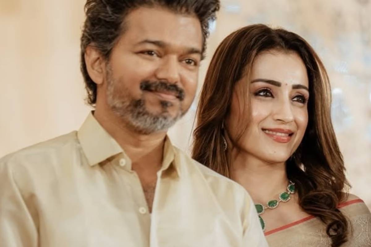 திரிஷாவும் ஜெயலலிதா போல்தான்!! விஜய் ரெண்டு இடத்துல நிக்க இதான் காரணம்!! நடிகை ஓபன் டாக்.. | Vanitha Bold Claim Trisha Reason Behind Vijay Move