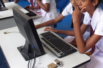 பாடசாலை ஒன்றில் களவுபோன 13 கணினிகள்!