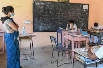 ஆசிரியைகளுக்கு எதிராக நடவடிக்கை எடுக்க முடியாது! விடுக்கப்பட்டுள்ள எச்சரிக்கை