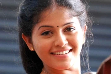 எடையயை சரிபாதியாக குறைத்து படு ஸ்லிம் லுக்கில்  அஞ்சலி! இப்போ எப்படி இருக்கின்றார் தெரியுமா?