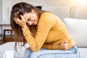 பெண்களே! ஆறு இந்த அறிகுறிகள் இருந்தால் எச்சரிக்கையா இருங்க! இந்த புற்றுநோயாக கூட இருக்கலாமாம்