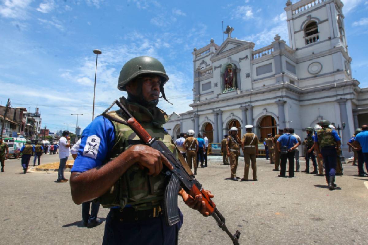 உயிர்த்த ஞாயிறு ; நாடு முழுவதும் உள்ள தேவாலயங்களுக்குப் பலத்த பாதுகாப்பு | Easter Heavy Security Churches Across Country