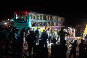 ஆம்னி பேருந்து கவிழ்ந்து கோர விபத்து - 2 பேர் பலி, 30 பேர் படுகாயம்!