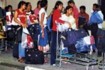 ஓமானிலிருந்து அனுப்பி வைக்கப்பட்டுள்ள இலங்கைப் பெண்கள்!