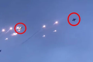 உக்ரைனில் சரமாரியாக குண்டுகளை பொழிந்த ரஷ்ய போர் விமானங்கள்! வெளியான வீடியோ ஆதாரம்